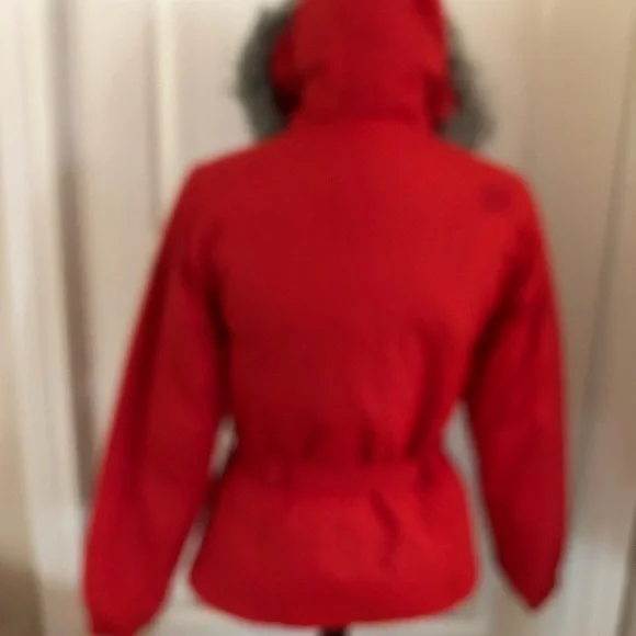 Womens American Eagle Shelter Series removable faux fur on hood sz S bright red - Picture 7 of 14